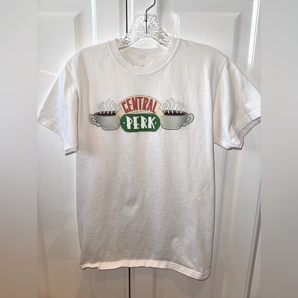 Central Perk // Friends T-shirt